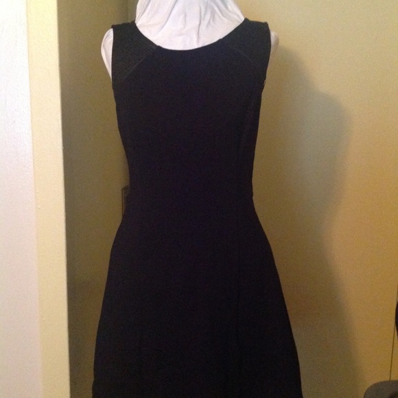 DKNY Sleeveless Dress, Size 4 - Picture 2 of 6